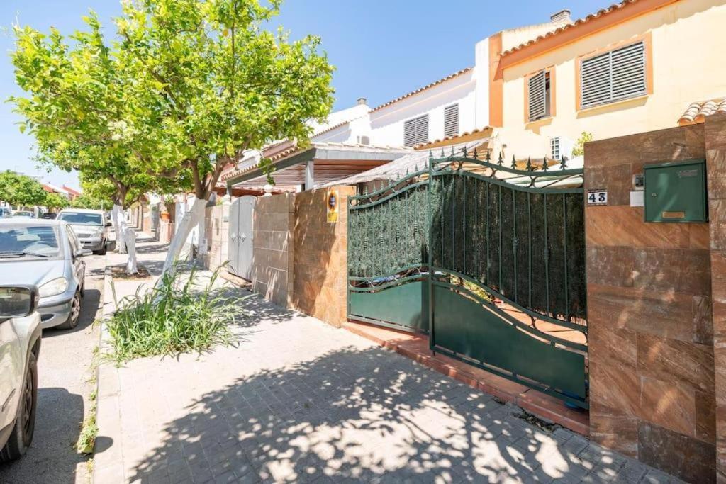 Apartamento Cool Garden Mairena del Aljarafe Eksteriør billede